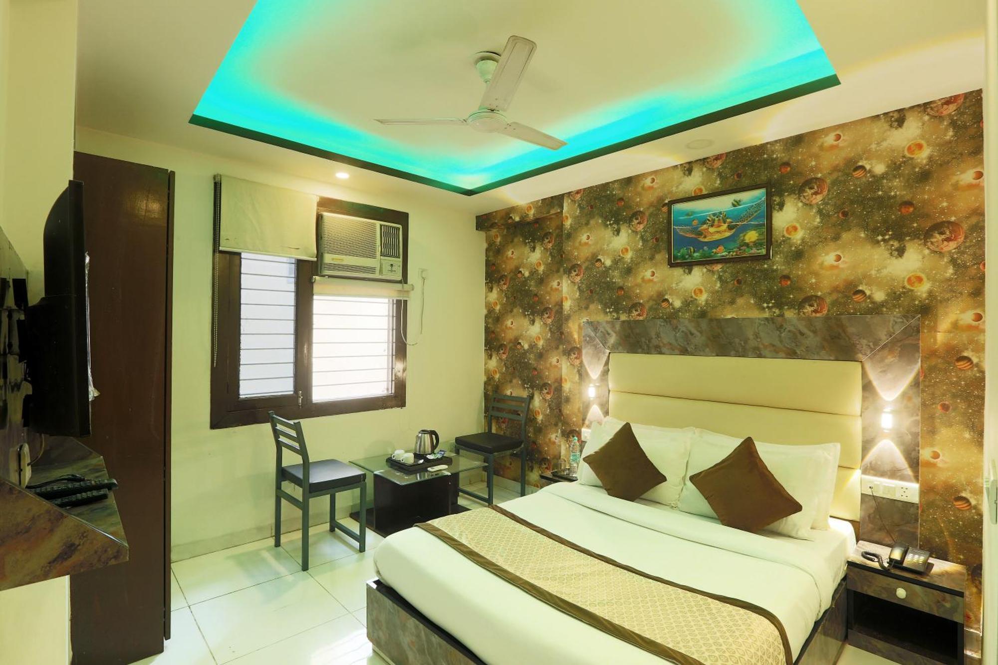 Hotel Triton Grand At Delhi Airport Új-Delhi Kültér fotó